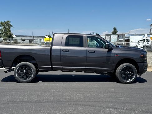 New 2026 RAM 2500 Laramie AWD/4WD image 2