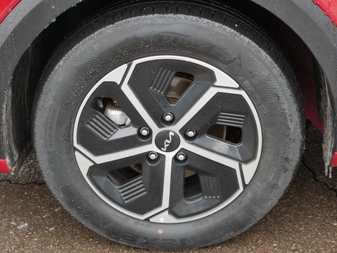 Certified 2023 Kia Niro EX image 15