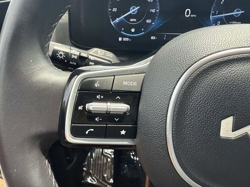 Used 2024 Kia Carnival SX FWD image 31