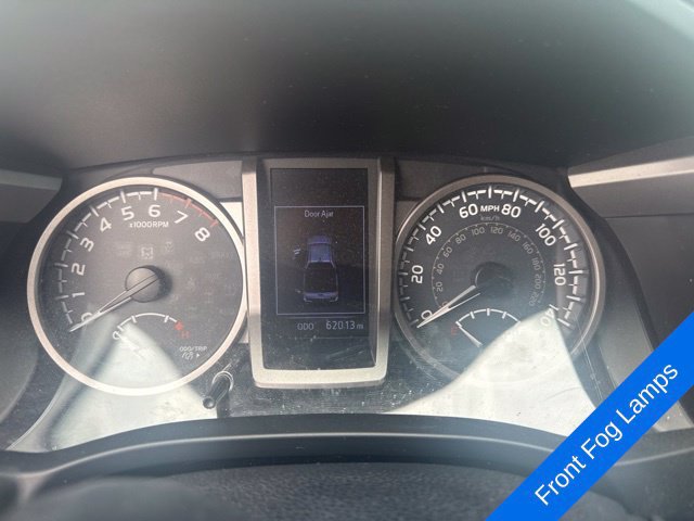 Used 2018 Toyota Tacoma SR5 AWD/4WD image 12