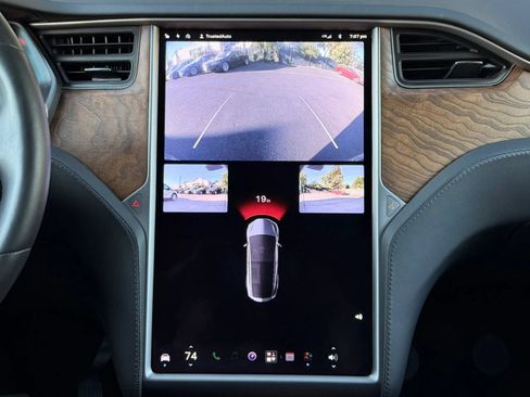 Used 2019 Tesla Model X 75D AWD/4WD image 18