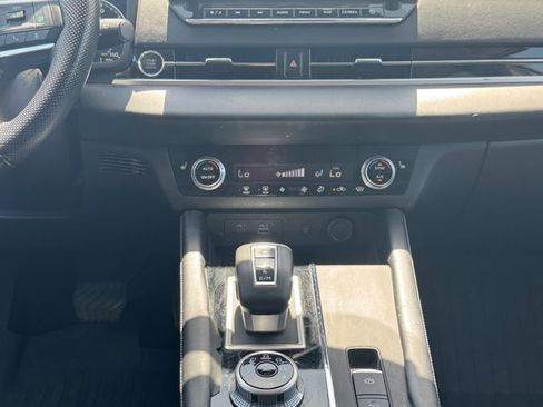 Used 2022 Mitsubishi Outlander SE AWD/4WD image 15