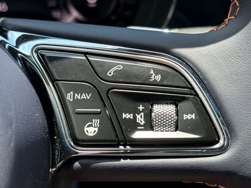 Used 2024 Bentley Bentayga image 59