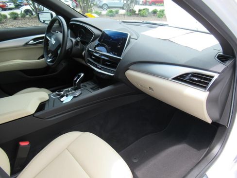 Used 2023 Cadillac CT5 Luxury RWD image 11