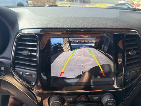 Used 2020 Jeep Grand Cherokee Limited X image 15