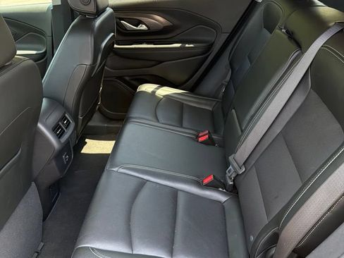 Used 2024 GMC Terrain SLT AWD/4WD image 14
