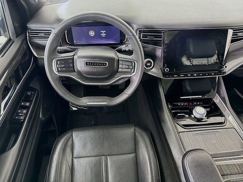 Used 2022 Jeep Wagoneer Series II w/ Premium Group I image 3