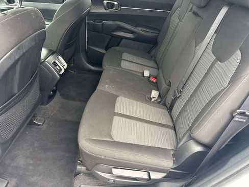 Used 2023 Kia Sorento LX image 12