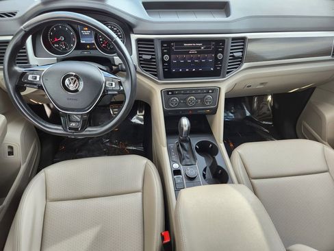 Used 2018 Volkswagen Atlas SE image 2
