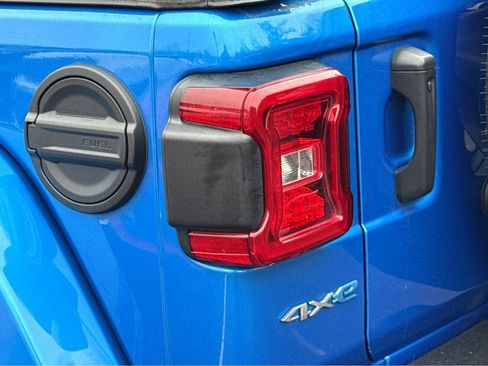 Used 2021 Jeep Wrangler Unlimited Sahara w/ Cold Weather Group image 6