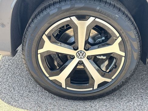 New 2026 Volkswagen Tiguan SE AWD/4WD image 6
