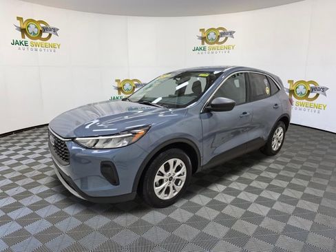 Used 2024 Ford Escape Active w/ Cold Weather Package FWD image 4