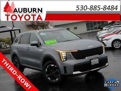 Used 2025 Kia Sorento S w/ Panoramic Sunroof Package