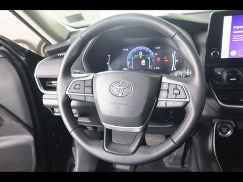 Used 2025 Toyota Grand Highlander XLE image 21