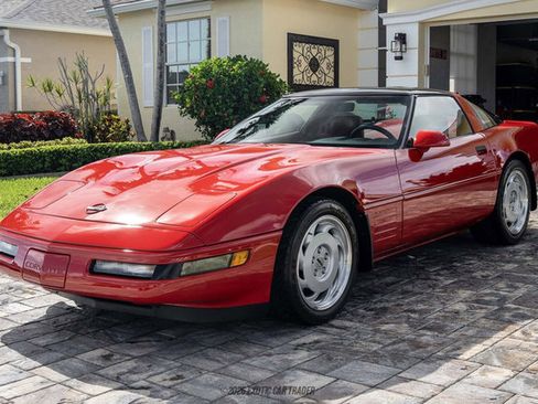 Used 1992 Chevrolet Corvette Coupe RWD image 14