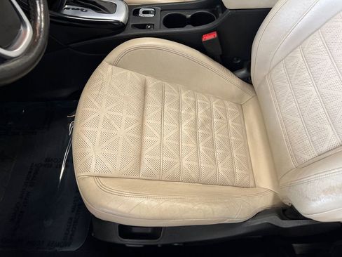 Used 2019 Buick Cascada Premium image 67