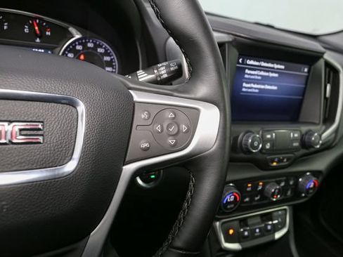 Used 2024 GMC Terrain SLT AWD/4WD image 30