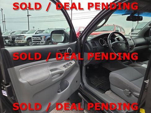 Used 2011 Toyota Tacoma 4x4 Double Cab w/ TRD Sport Pkg w/JBL Audio image 7