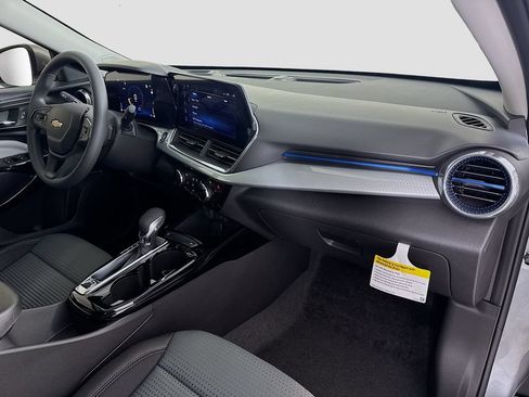 New 2026 Chevrolet Trax LT FWD image 28