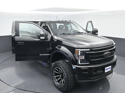 Used 2022 Ford F250 Lariat w/ Black Appearance Package AWD/4WD image 10