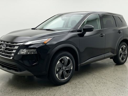 Used 2025 Nissan Rogue SV FWD image 3
