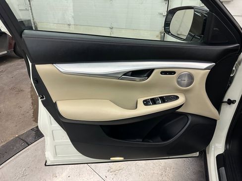 Used 2019 INFINITI QX50 Essential w/ Proactive Package image 19