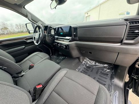 Used 2024 Chevrolet Silverado 2500 LT image 31