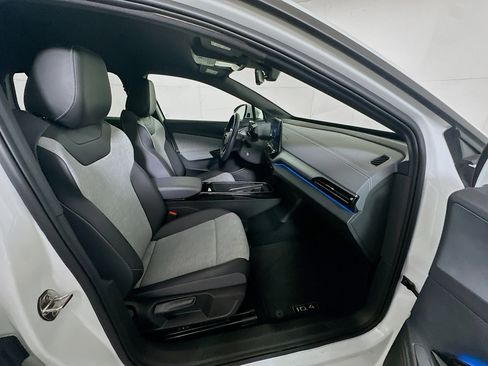 Used 2023 Volkswagen ID.4 2WD image 29