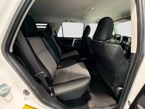 Certified 2017 Toyota 4Runner SR5 AWD/4WD image 22