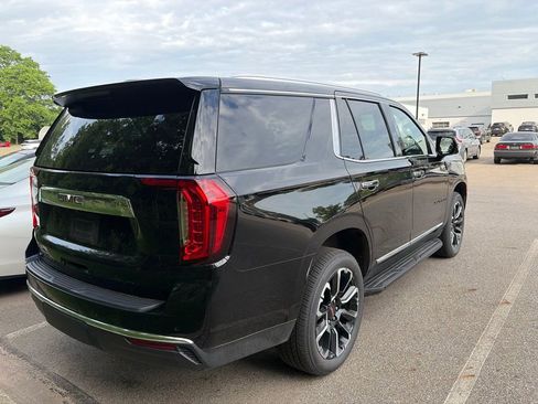 Used 2023 GMC Yukon SLT w/ SLT Premium Package AWD/4WD image 11