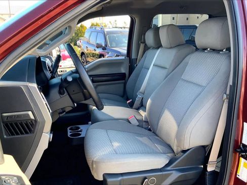 Used 2016 Ford F150 XLT w/ Equipment Group 302A Luxury image 8