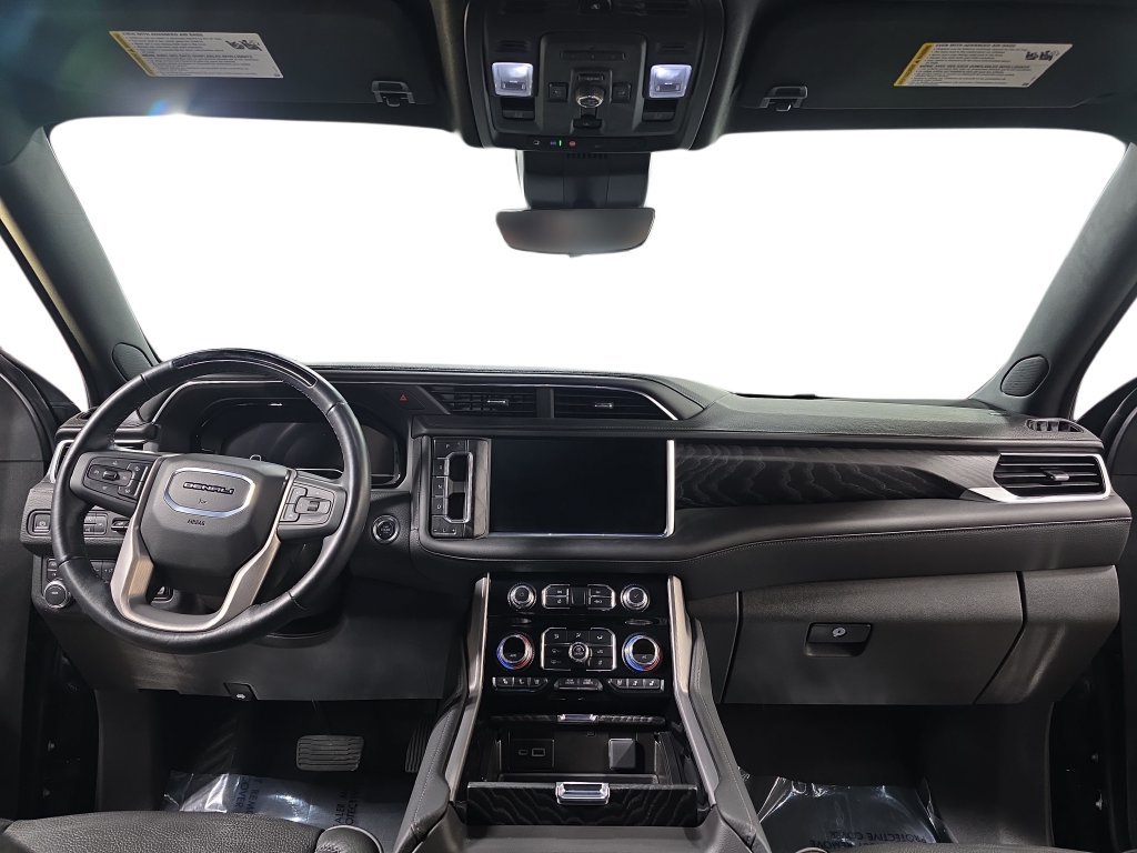 Used 2024 GMC Yukon Denali w/ Advanced Technology Package AWD/4WD image 9