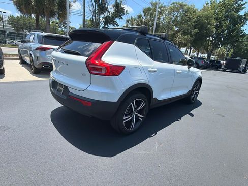 Used 2022 Volvo XC40 T4 R-Design w/ Protection Package Premier FWD image 16