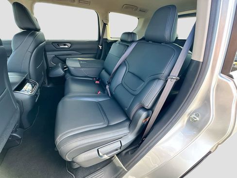 Certified 2025 Nissan Armada SV AWD/4WD image 21