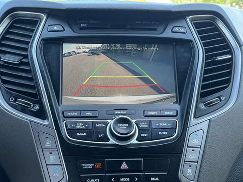 Used 2015 Hyundai Santa Fe Limited w/ Option Group 04 FWD image 19