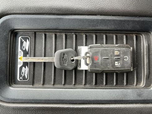Used 2018 Chevrolet Silverado 1500 LT w/ LT Convenience Package AWD/4WD image 37