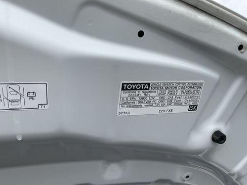 Used 2025 Toyota Corolla LE w/ LE Premium Package FWD image 22