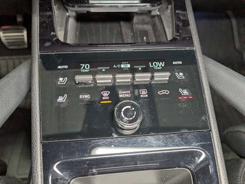 Used 2024 Porsche Cayenne S image 25