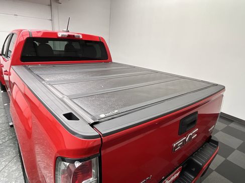 Used 2015 GMC Canyon SLE AWD/4WD image 28