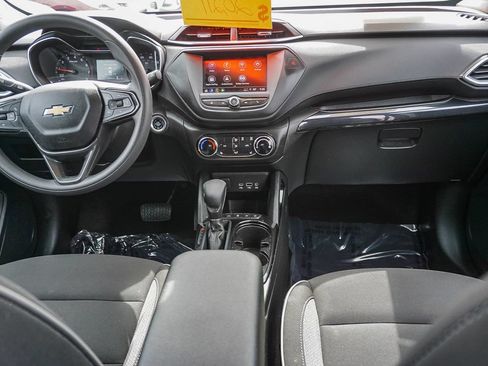 Used 2023 Chevrolet TrailBlazer LT FWD image 14