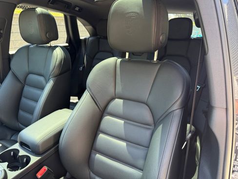 Used 2026 Porsche Macan Turbo AWD/4WD image 12