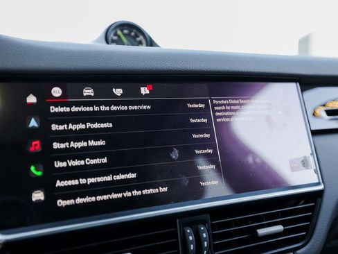 Certified 2022 Porsche Cayenne E-Hybrid image 18