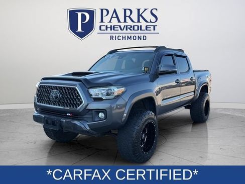 Used 2018 Toyota Tacoma TRD Sport w/ TRD Premium Sport Package AWD/4WD image 3