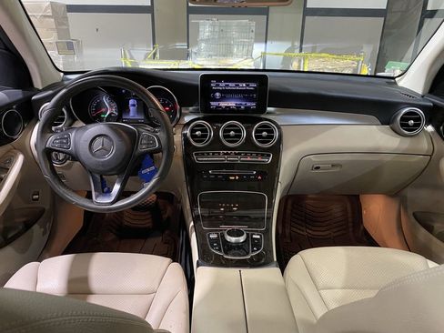Used 2018 Mercedes-Benz GLC 300 image 2