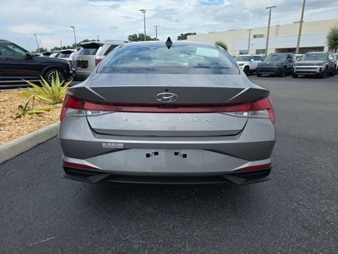 Used 2023 Hyundai Elantra SEL FWD image 13