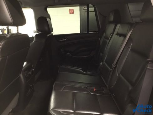 Used 2017 GMC Yukon SLT image 31