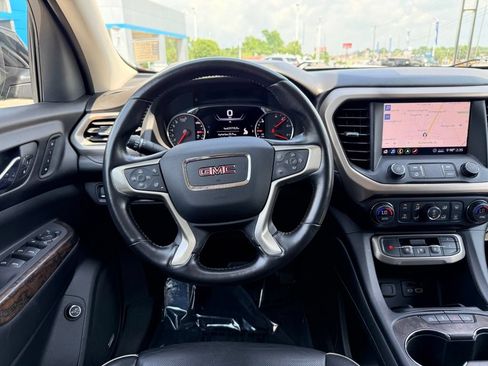 Used 2020 GMC Acadia Denali w/ Technology Package FWD image 14