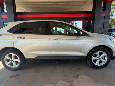 Used 2018 Ford Edge SE w/ Cargo Accessory Package FWD image 4