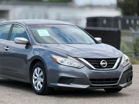 Used 2016 Nissan Altima 2.5 S w/ Power Driver Seat Package FWD image 16