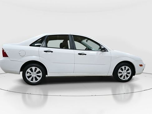 Used 2007 Ford Focus S image 4